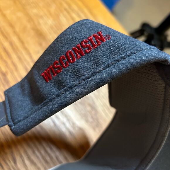 Under Armour Wisconsin Badgers 2021 Sideline Performance Visor Men's S/M - Picture 5 of 5